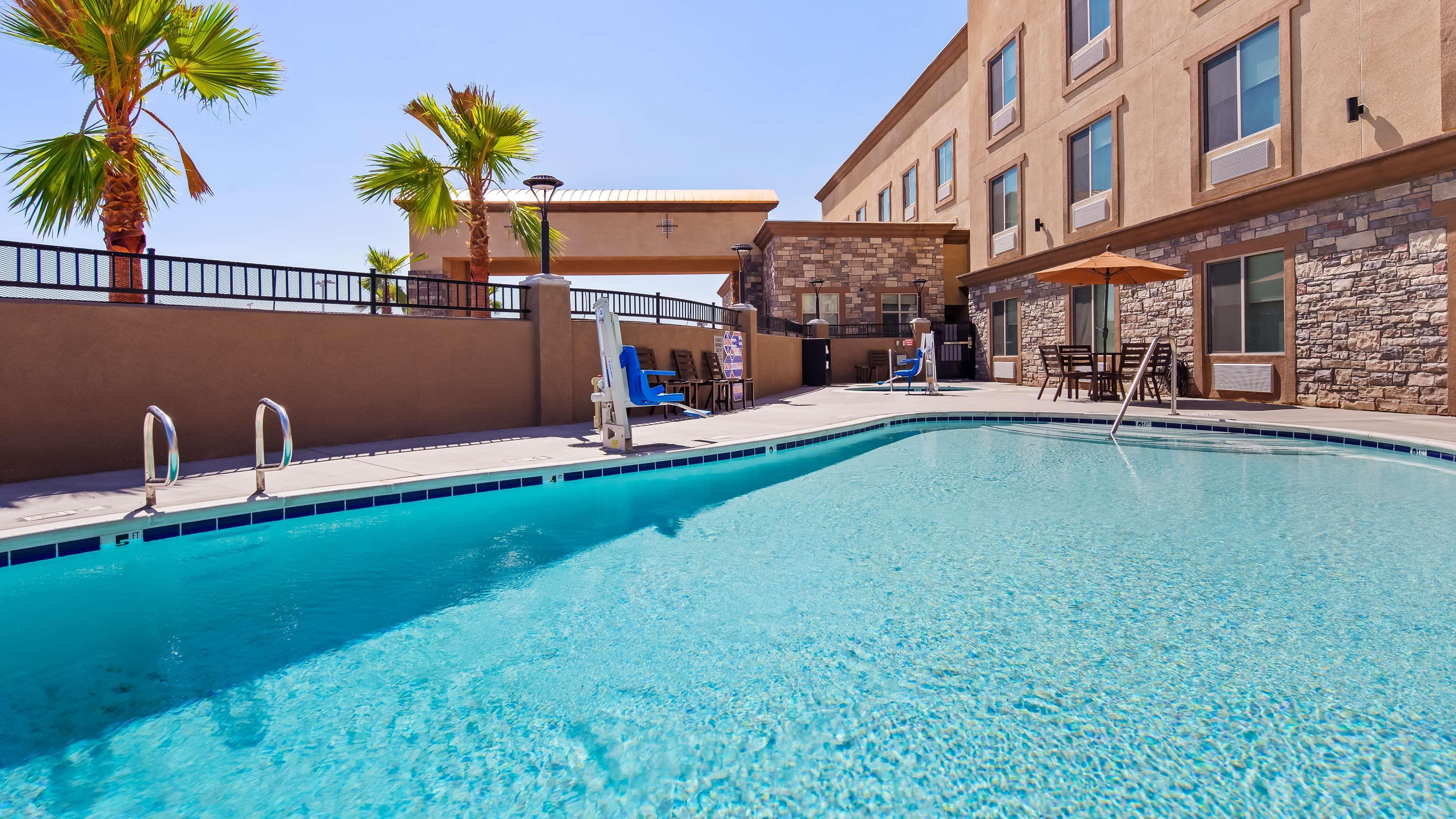 Best Western Plus New Barstow Inn & Suites Exteriér fotografie